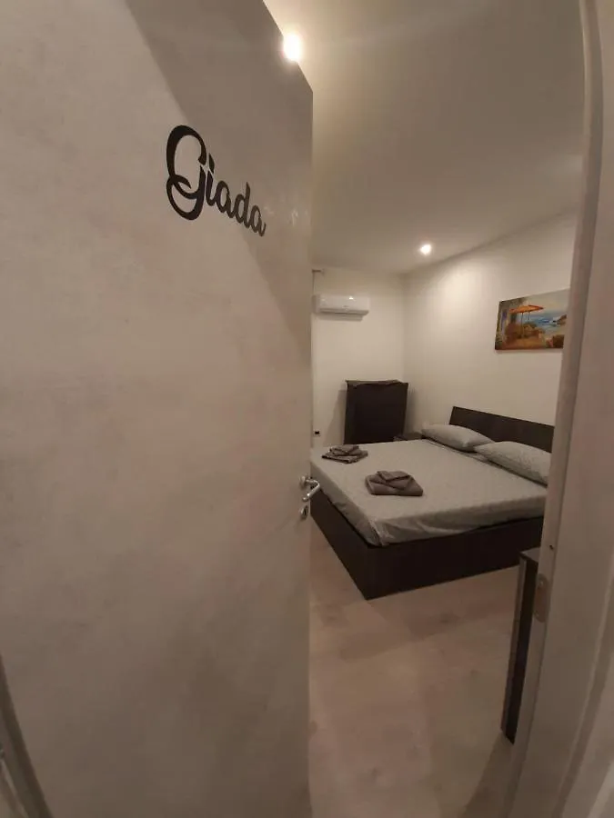 Casa Marina, La Terrazza Sul Mare Acomodação com café da manhã Cefalù 0*,  Itália